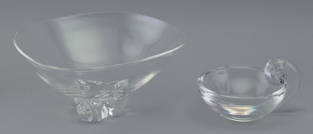 TWO PIECES OF STEUBEN CRYSTAL MID  2f1d4c
