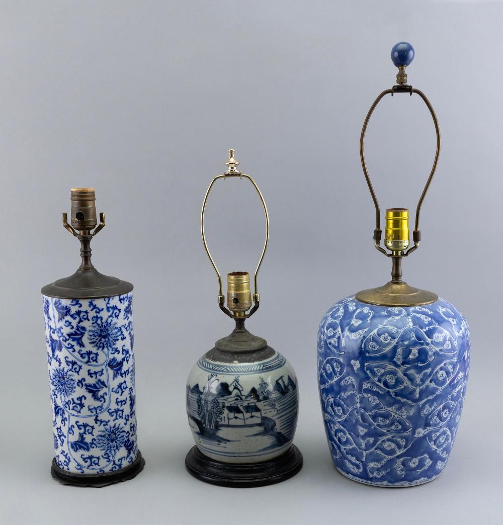 THREE CHINESE BLUE AND WHITE PORCELAIN