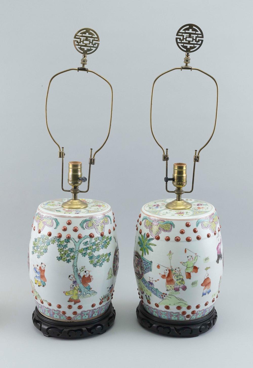 PAIR OF CHINESE FAMILLE ROSE PORCELAIN