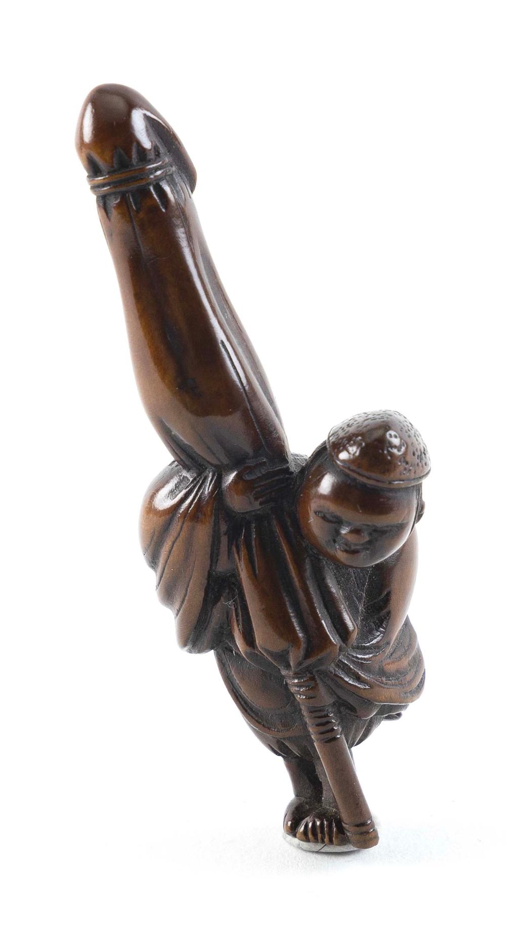 JAPANESE CARVED WOOD FIGURAL NETSUKE 2f1f0a