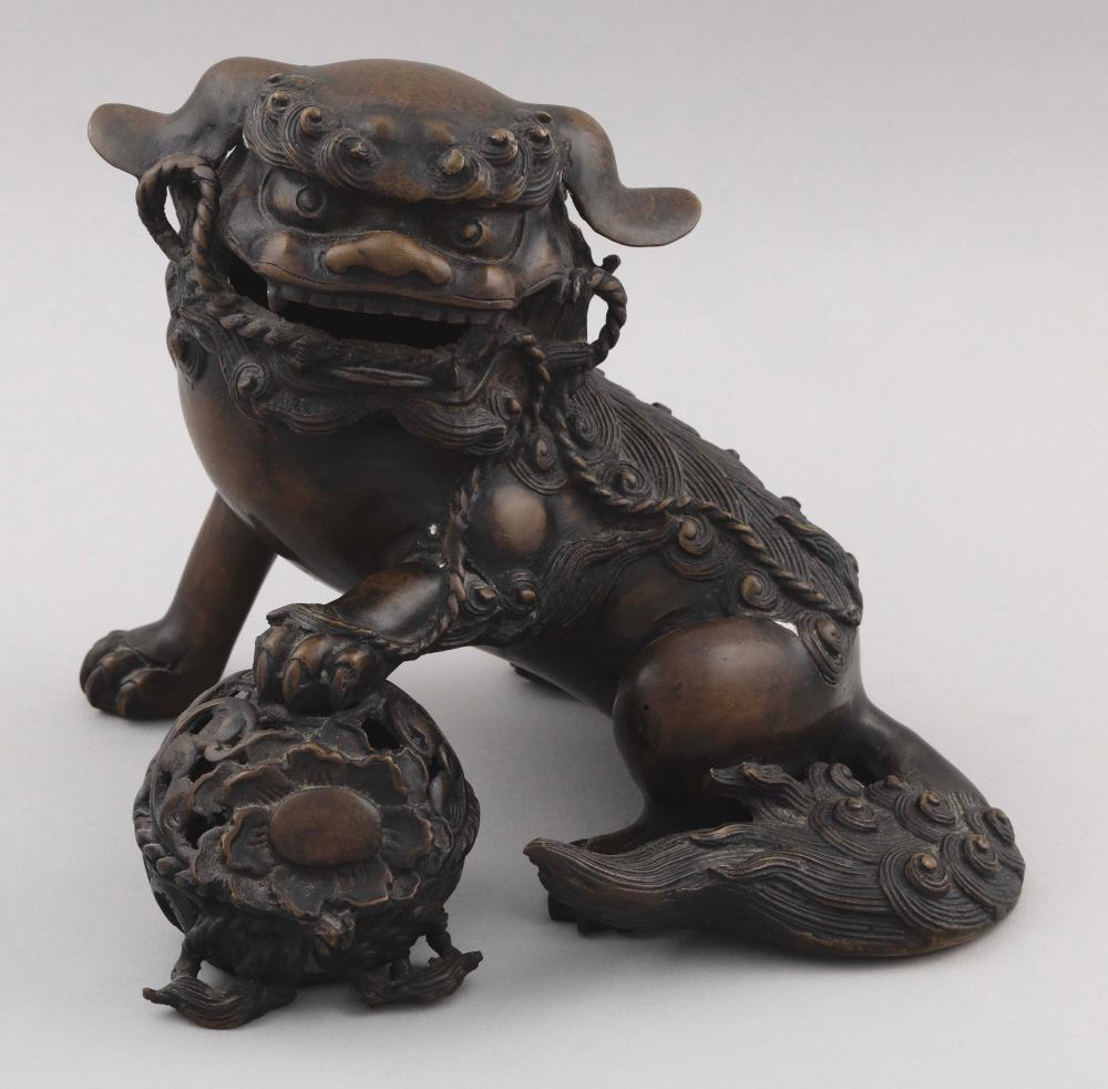 JAPANESE BRONZE FIGURE OF A FU 2f1f78