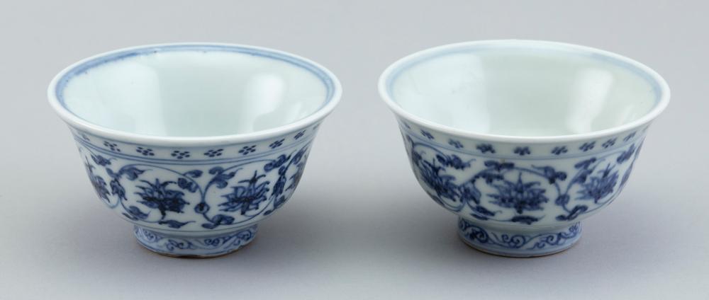 PAIR OF CHINESE BLUE AND WHITE 2f1fe7