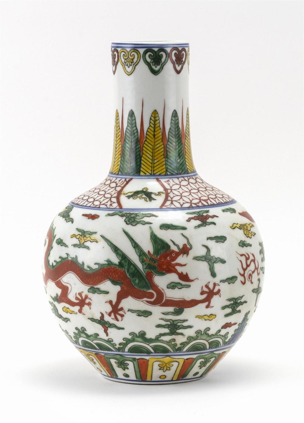 CHINESE WUCAI PORCELAIN VASE HEIGHT