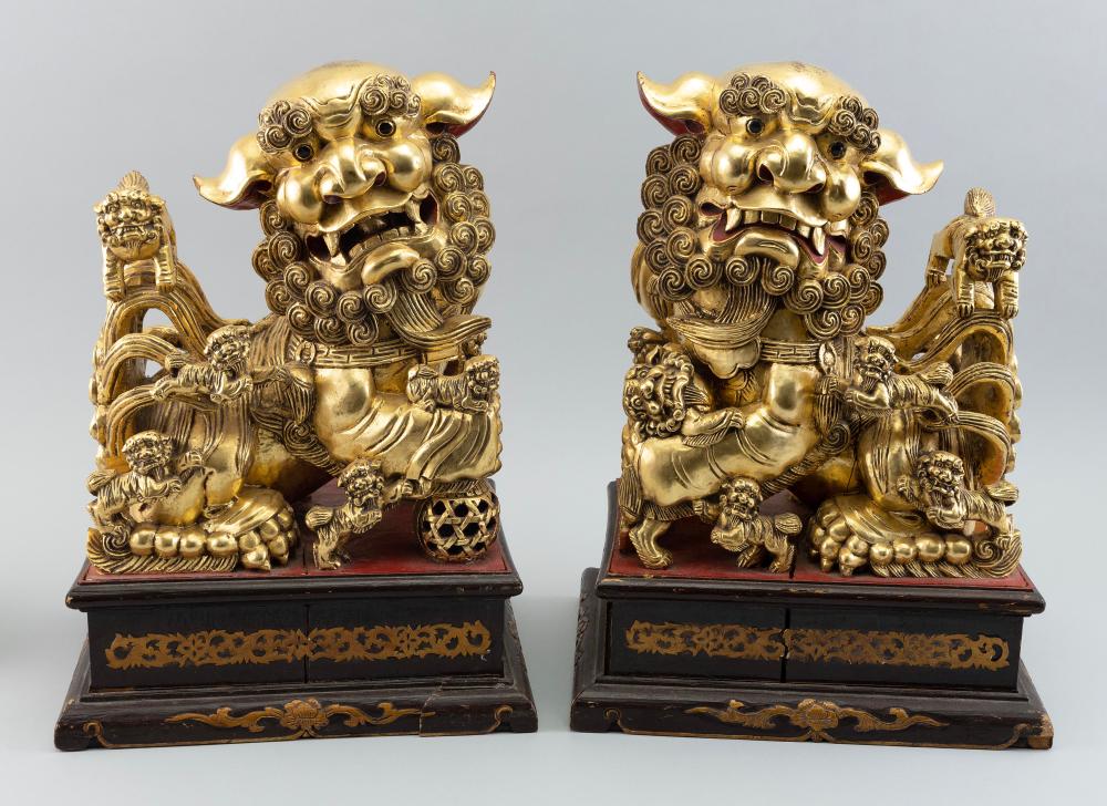 PAIR OF CHINESE CARVED AND GILDED 2f2098