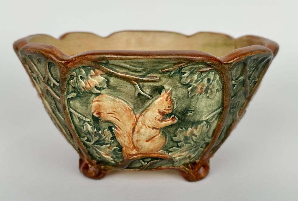 WELLER POTTERY SQUIRREL PATTERN 2f2193