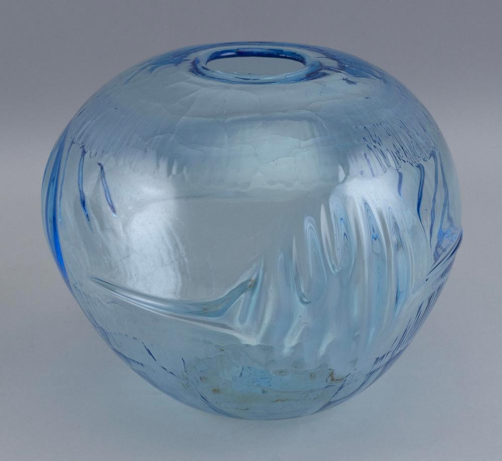 PETER BRAMHALL ART GLASS VASE ENGLAND,