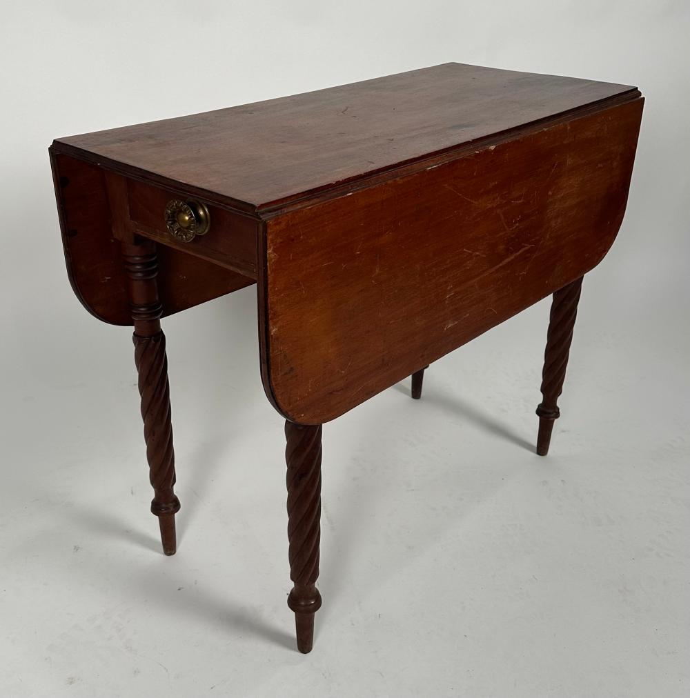 SHERATON DROP-LEAF TABLE CIRCA