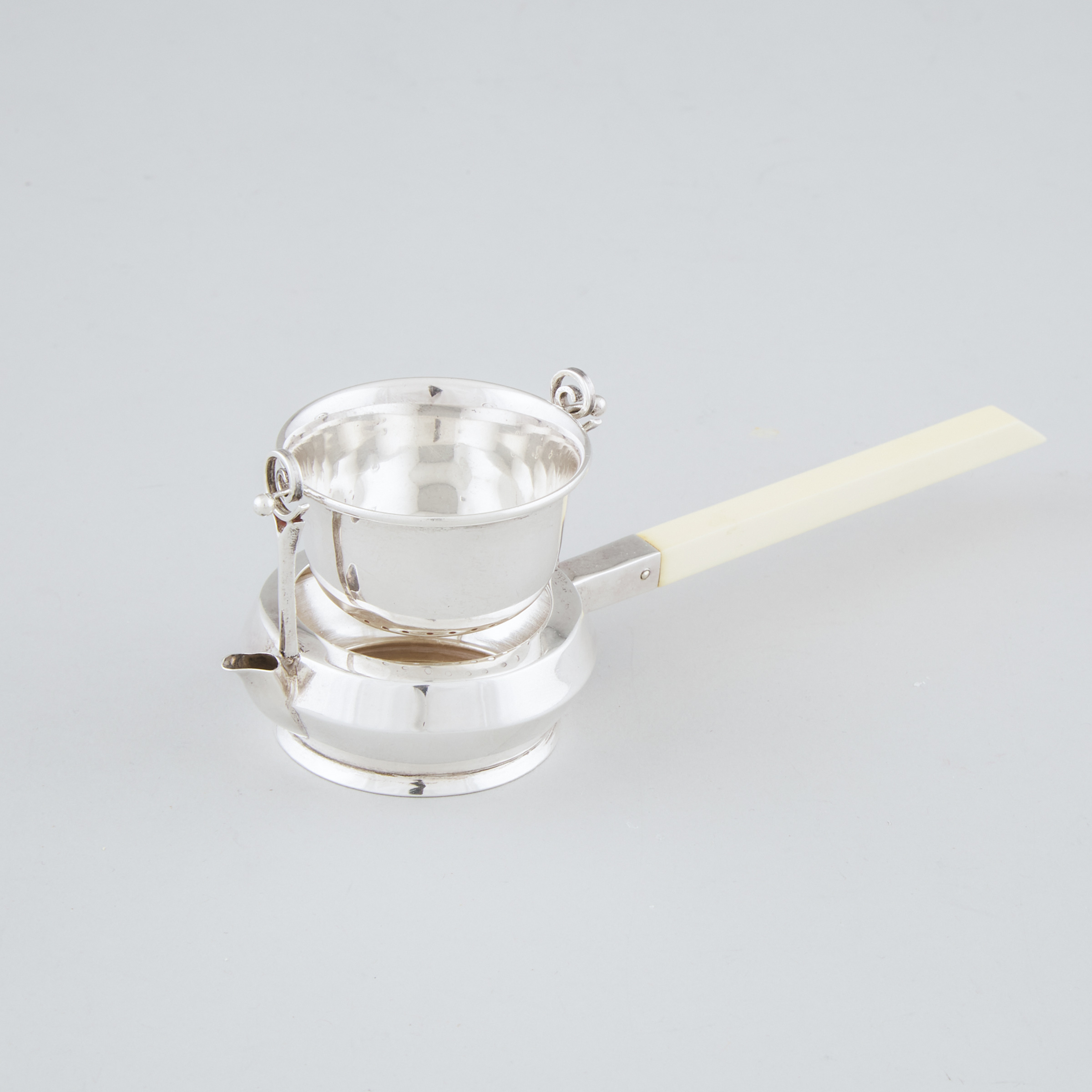 English Silver Tea Strainer Goldmiths 2f2501