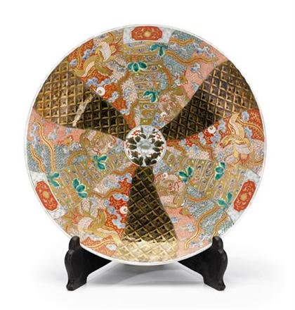 Two Japanese imari chargers  4b328