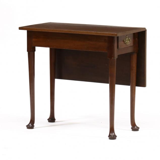 GEORGE III MAHOGANY BEDROOM TABLE