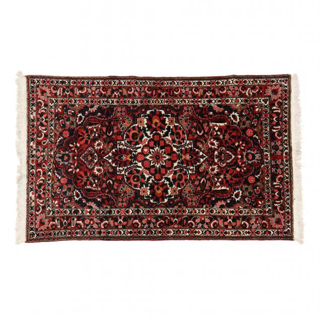 BAKHTIARI RUG With large shaped 2f00b3