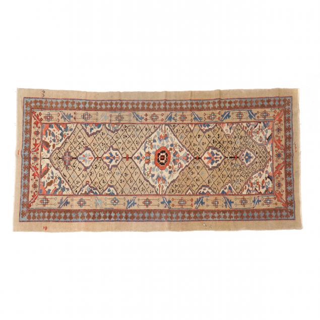 WOVEN LEGENDS RUG Beige field with