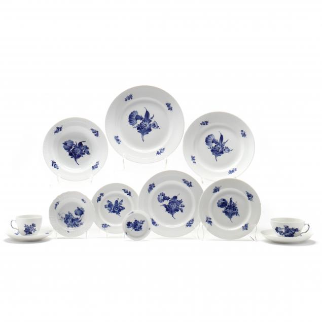 ROYAL COPENHAGEN, (194) PIECES OF BLUE