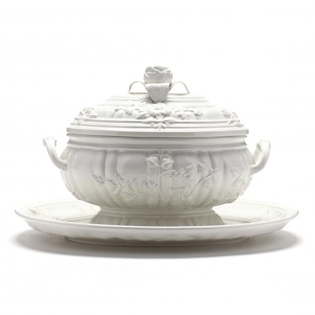 MOTTAHEDEH COVERED TUREEN AND UNDER