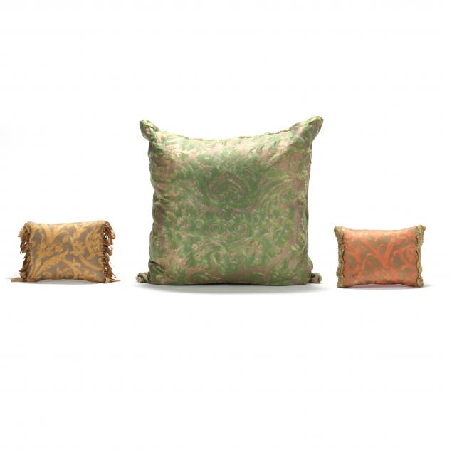 THREE FORTUNY THROW PILLOWS Printed 2f0204