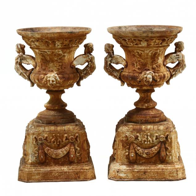 PAIR OF CLASSICAL STYLE FIGURAL 2f0633