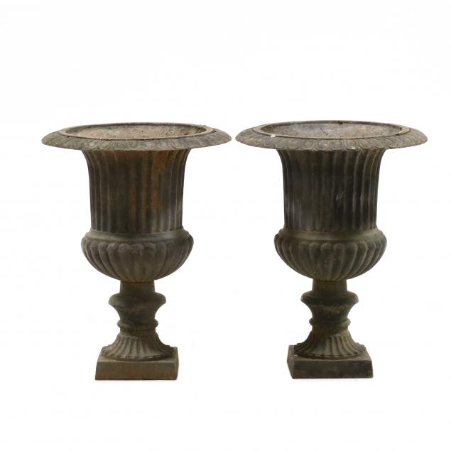 PAIR OF CLASSICAL STYLE CAST IRON 2f063d