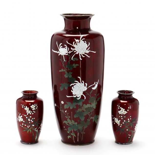 A GROUP OF JAPANESE RED CLOISONNE 2f0716