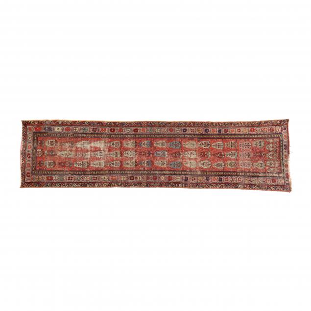 MALAYER RUNNER Red field with repeating