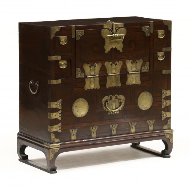 KOREAN TANSU CHEST WITH BRASS MOUNTS