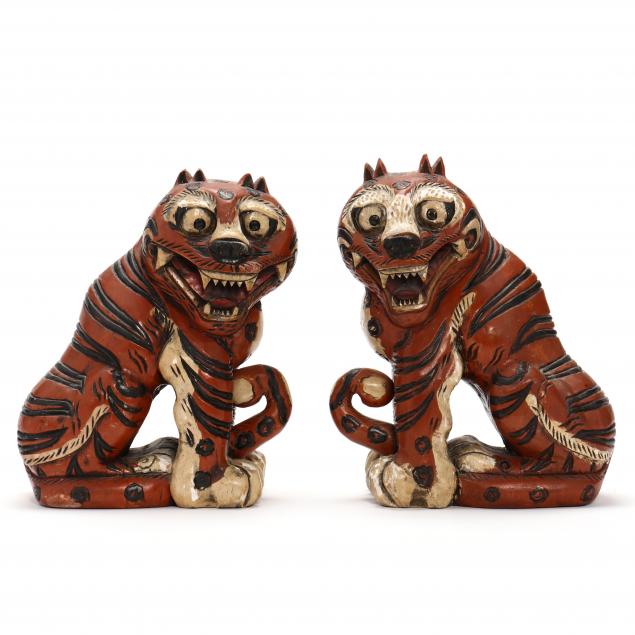 A PAIR OF KOREAN MINHWA CARVED 2f0995