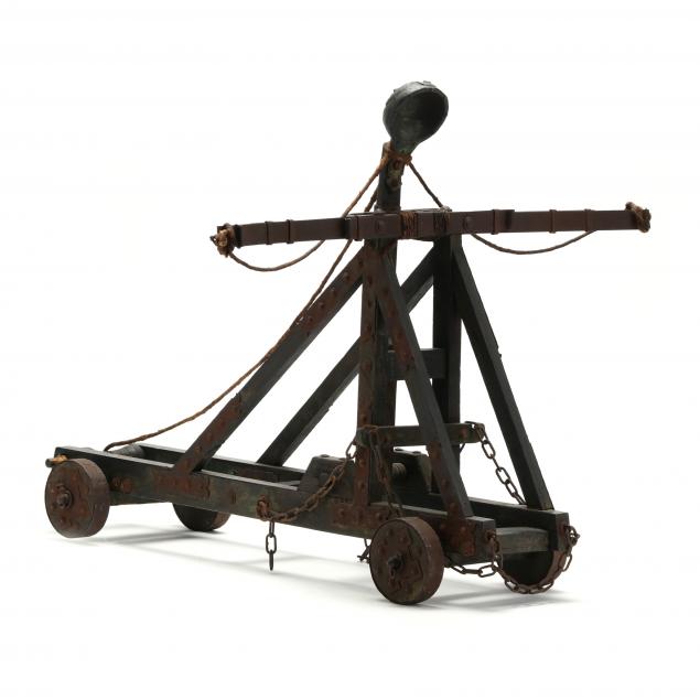 VINTAGE MODEL OF A ROMAN CATAPULT 2f0e7a