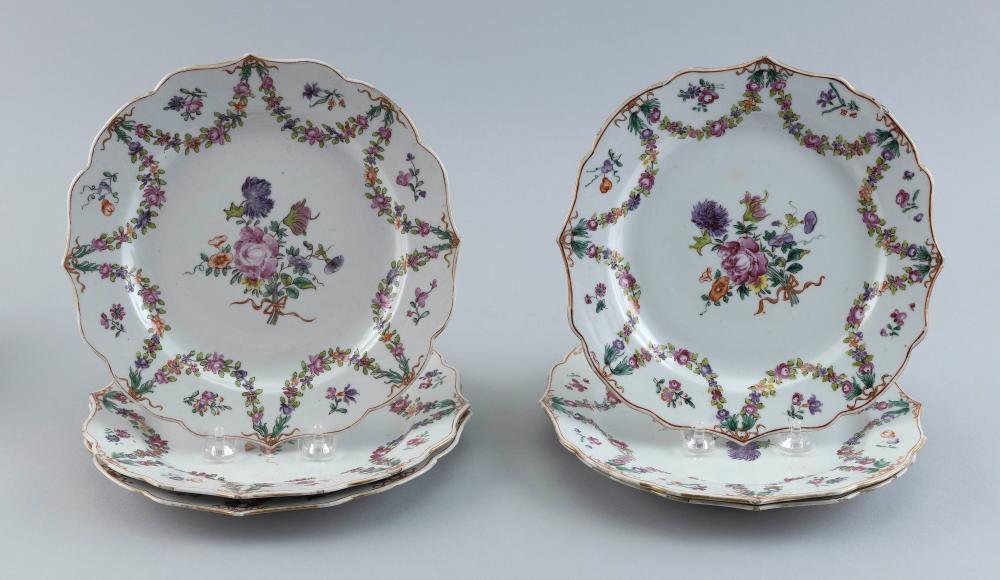 SIX CHINESE EXPORT PORCELAIN PLATES