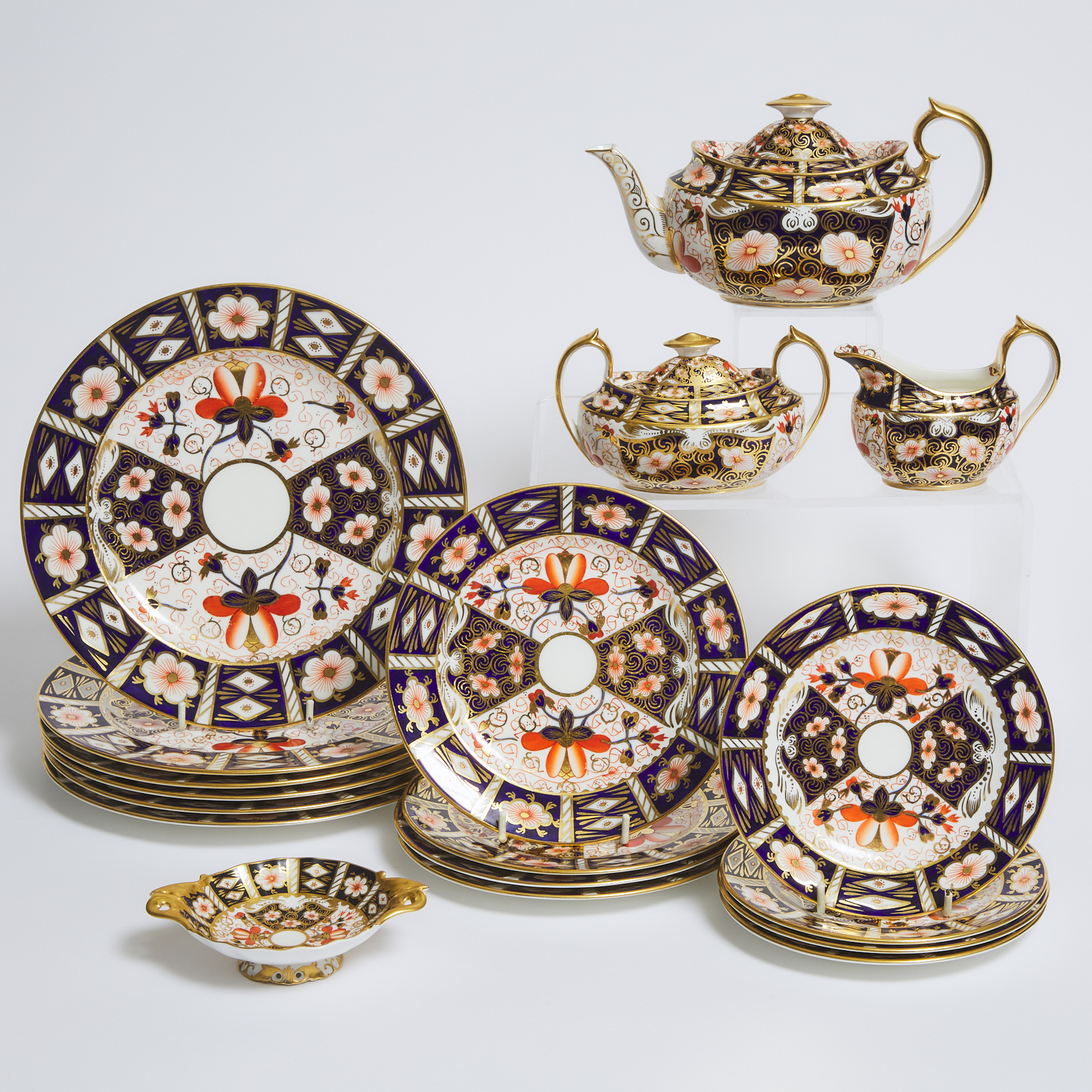 Royal Crown Derby 'Imari' (2451)