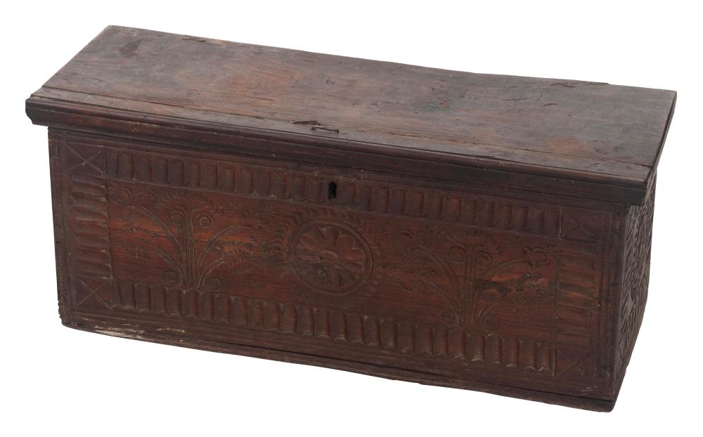 CONTINENTAL CHIP CARVED CHEST 17TH 2f2aea