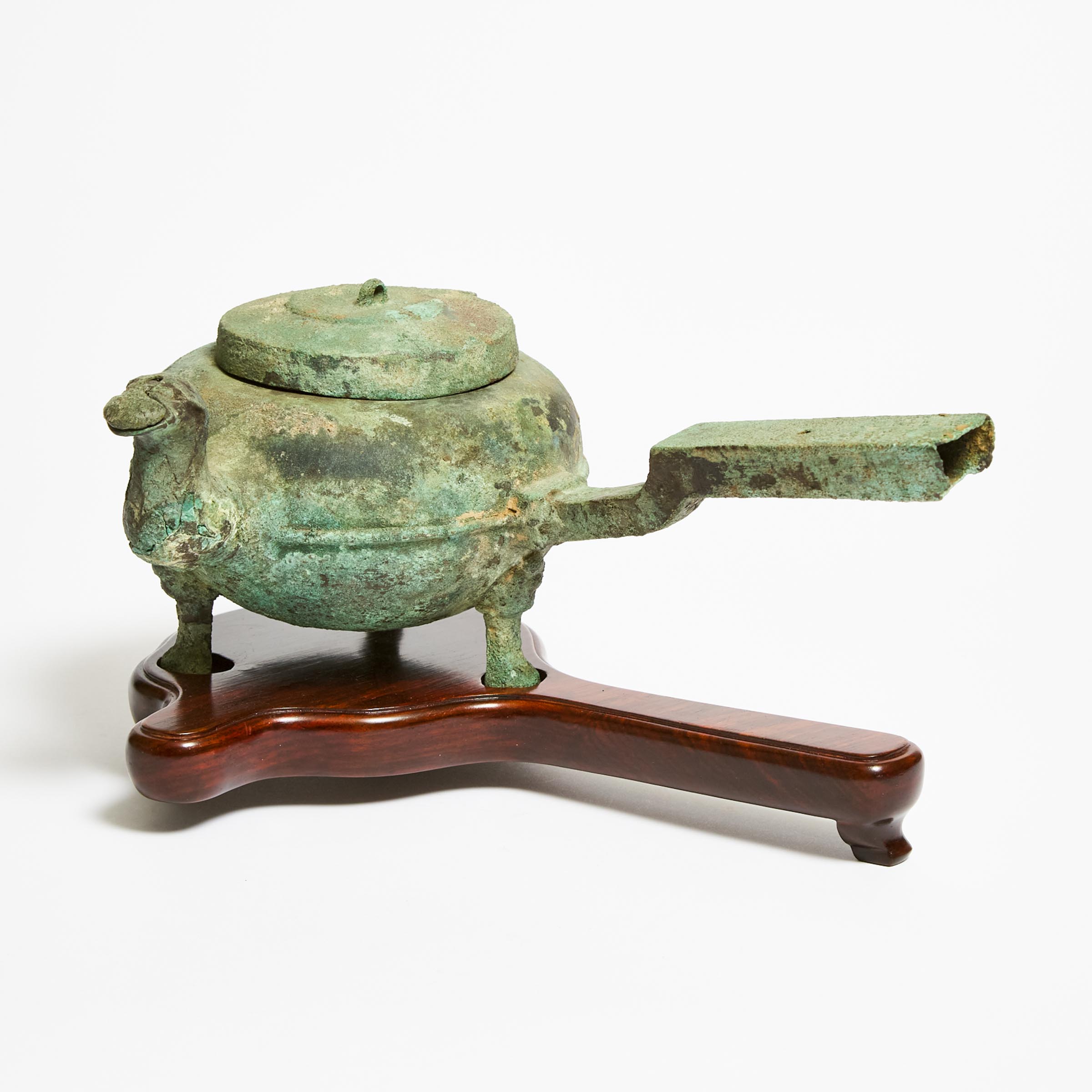 A Bronze Tripod Pouring Vessel,