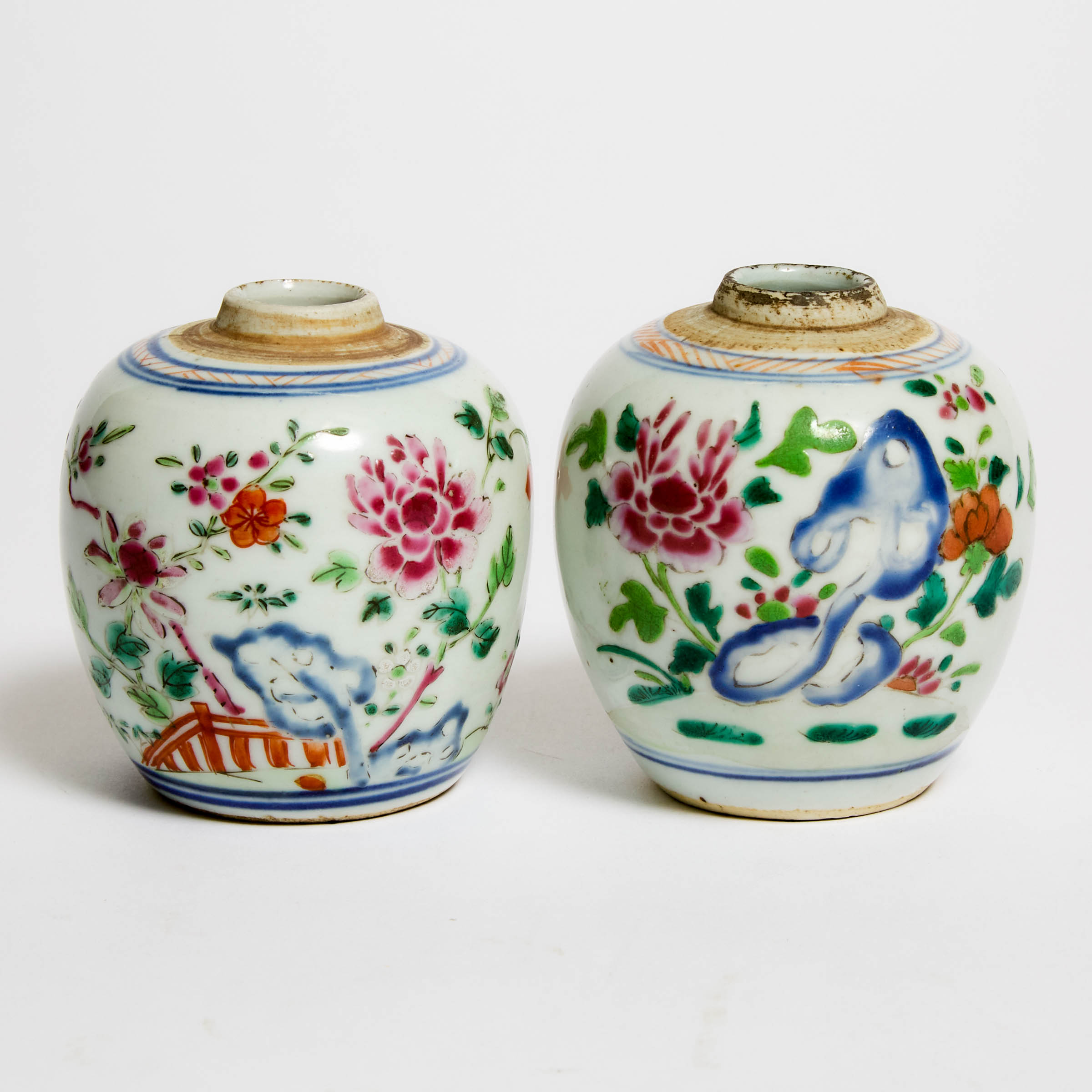 A Pair of Miniature Famille Rose 2f2bdc