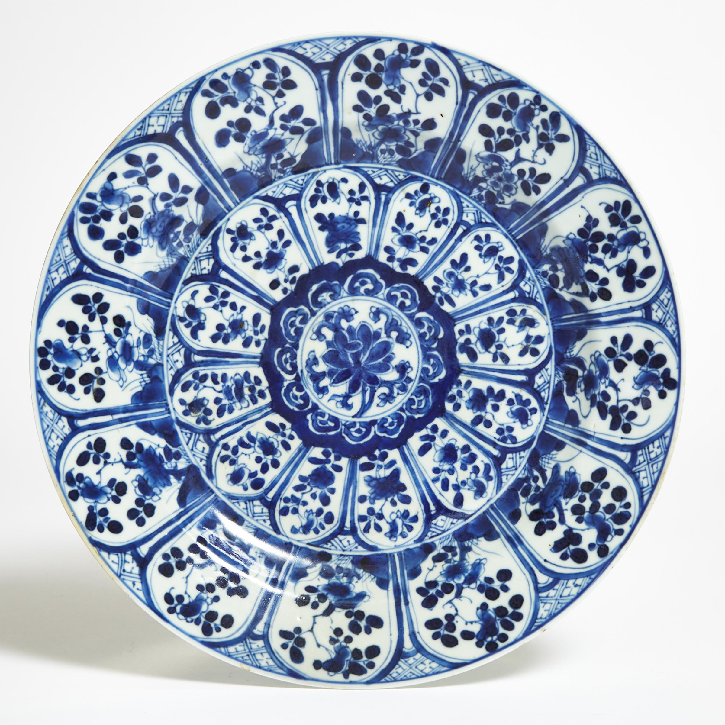 A Blue and White Floral Dish  2f2c36