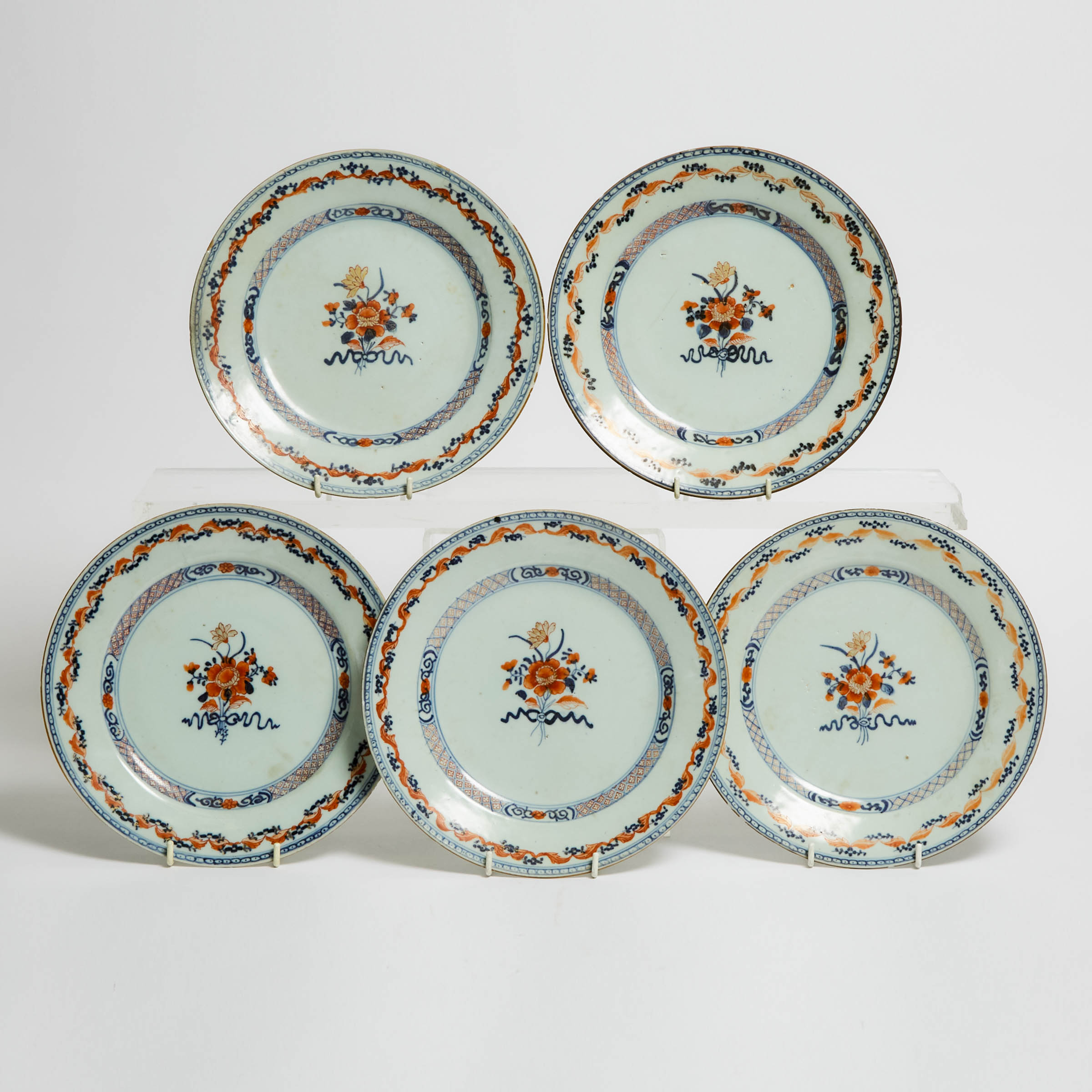A Set of Five Chinese Imari Dishes  2f2c6d
