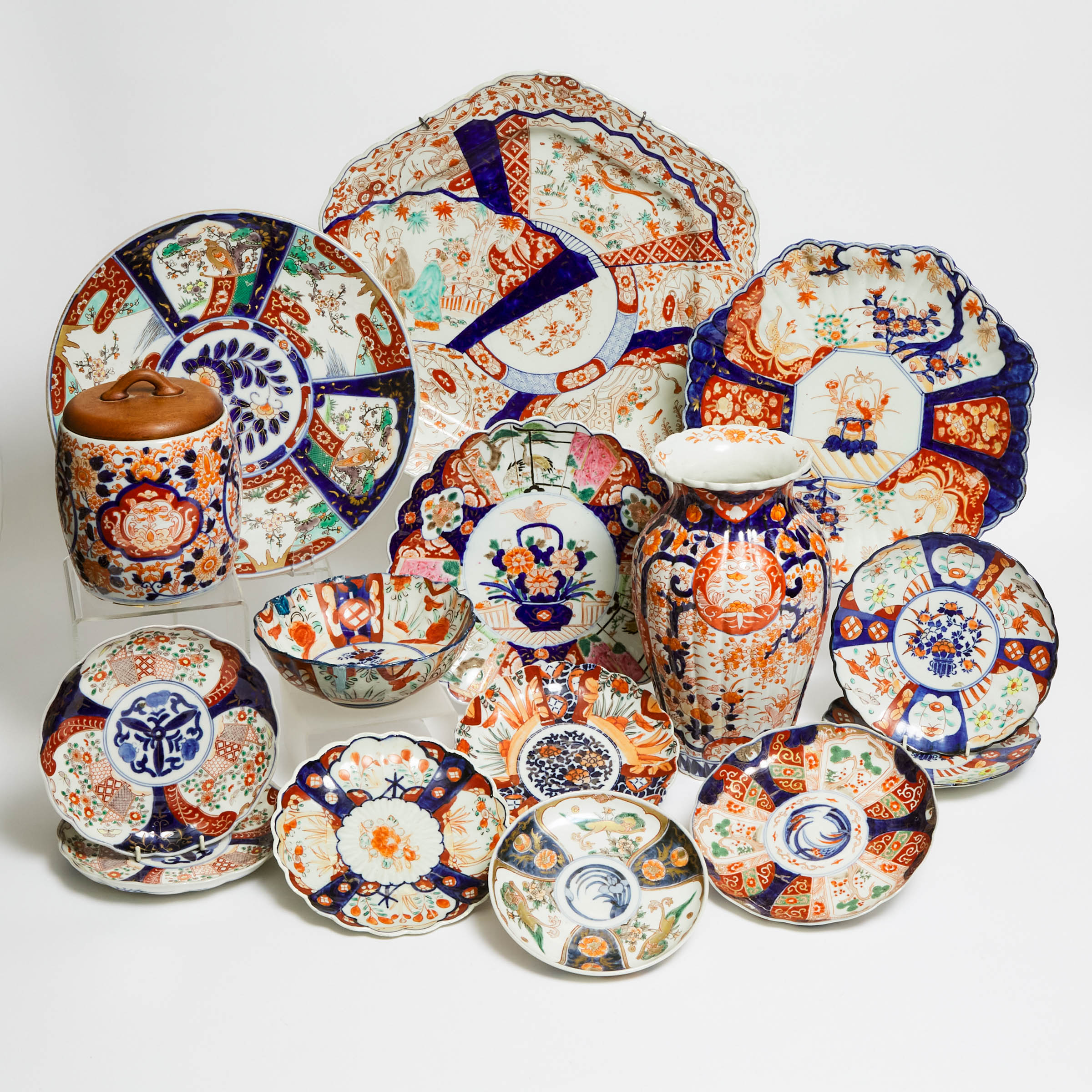 A Group of Fifteen Imari Porcelain