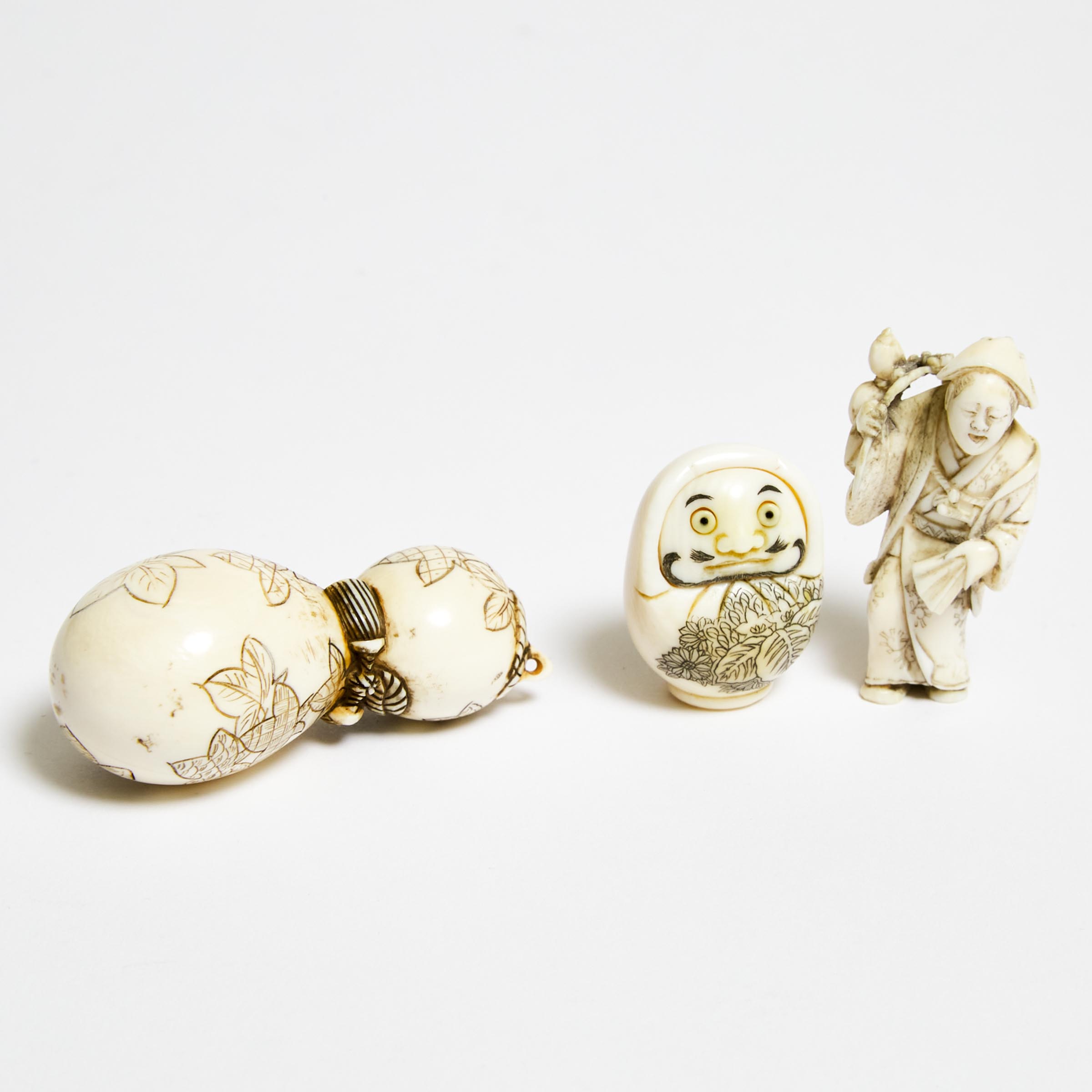 An Ivory Trick Netsuke of Eye Popping  2f2cdc