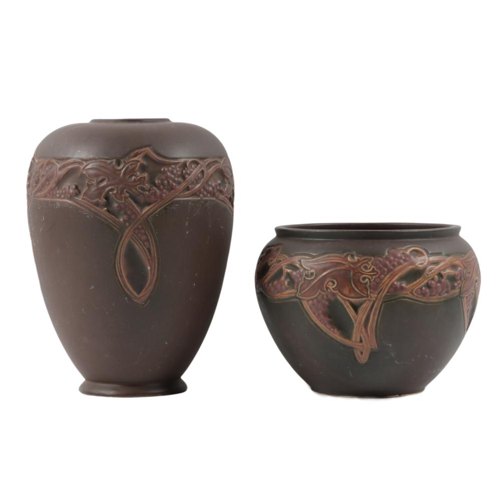 ROSEVILLE ROSECRAFT GRAPEVINE ART POTTERY