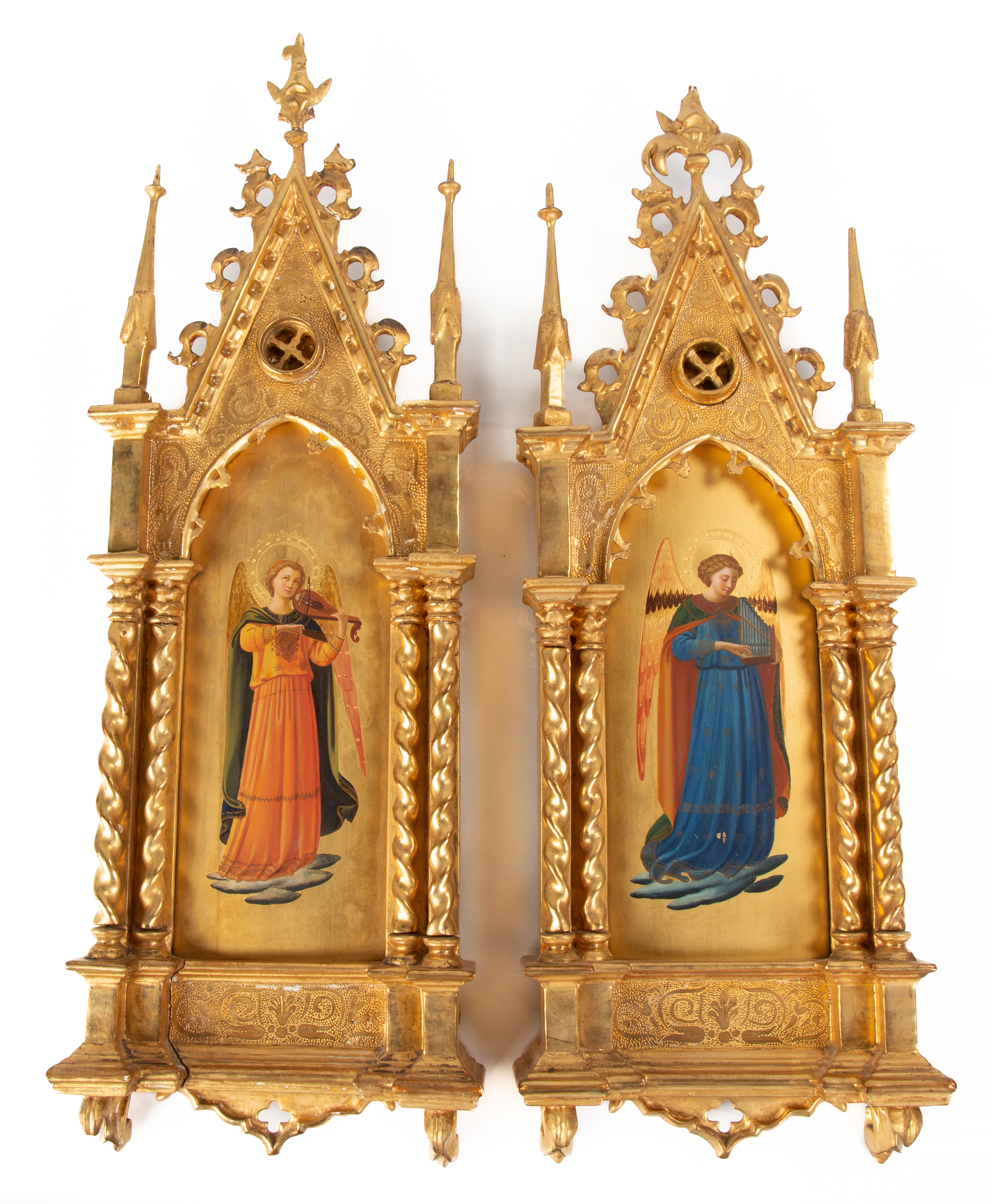 PAIR OF GILTWOOD FRAMES WITH ANGELS