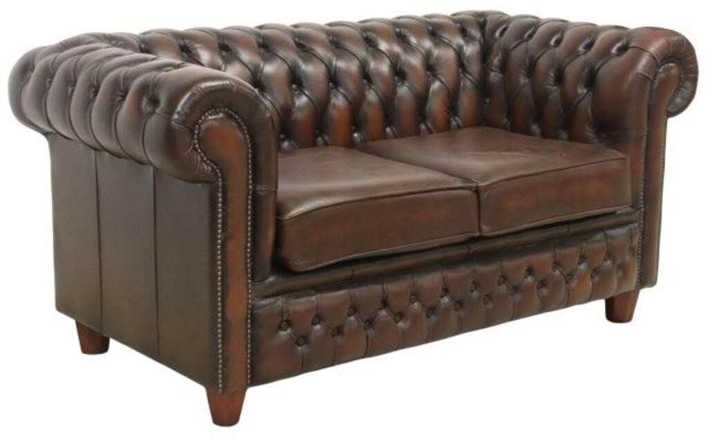 ENGLISH CHESTERFIELD TUFTED LEATHER