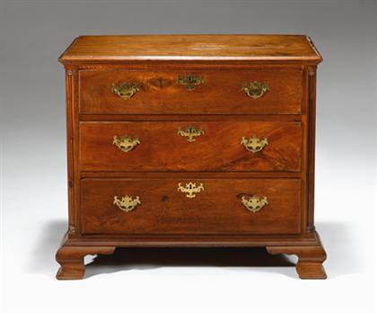 Chippendale walnut chest of drawers 4bcac