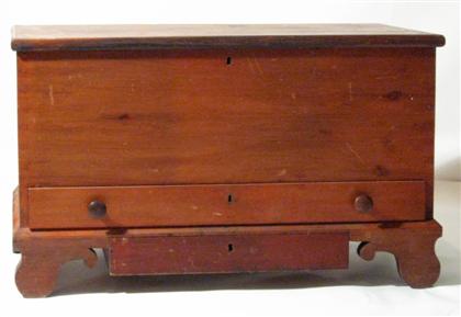 Red stained blanket chest 19th 4bd23