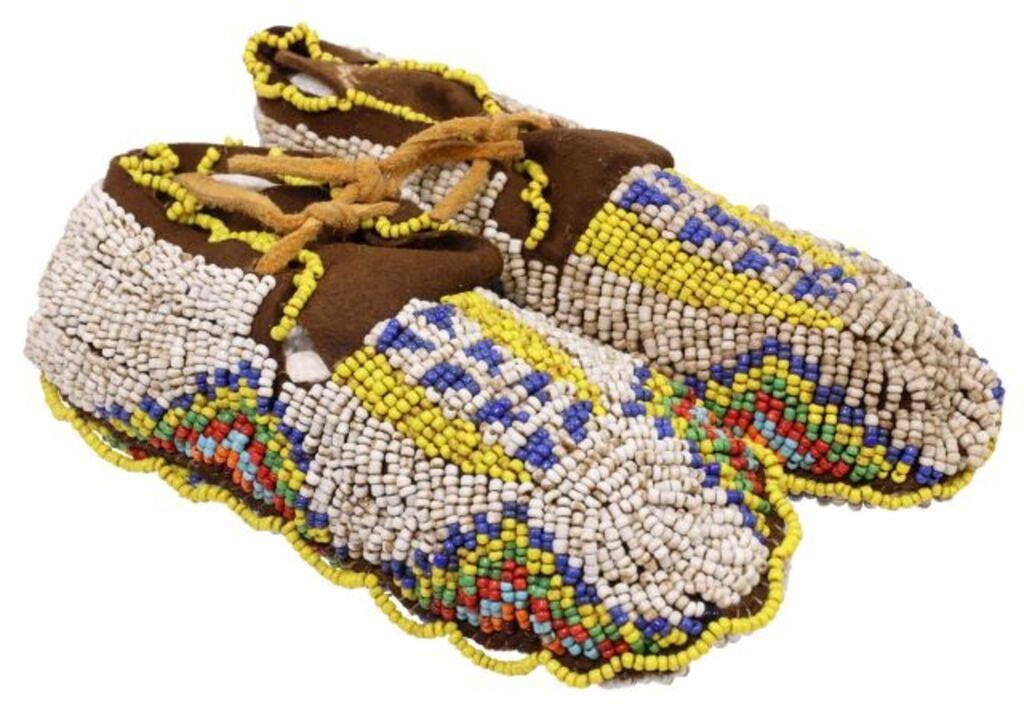 PLAINS NATIVE AMERICAN CHILDS BEADED