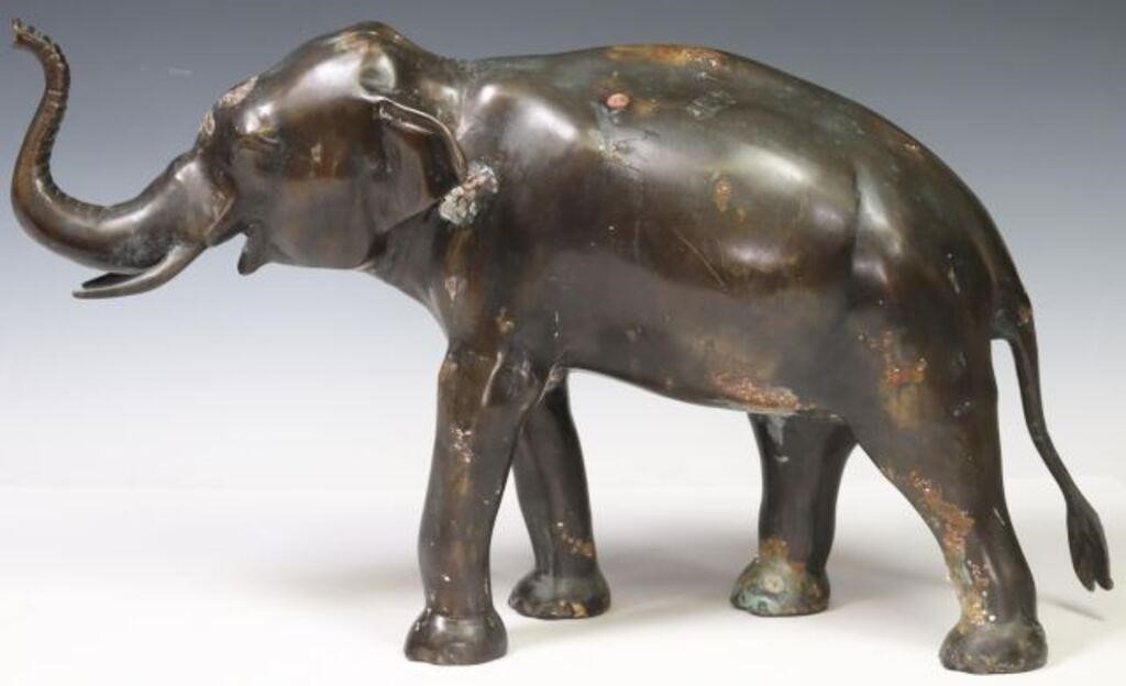 PATINATED BRONZE SCULPTURE OF AN ELEPHANTPatinated