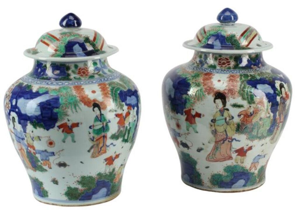  2 CHINESE PORCELAIN TEMPLE JARS pair  2f67ac