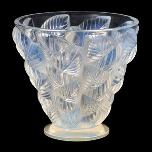 A Lalique Moissac Opalescent Glass 2f697b