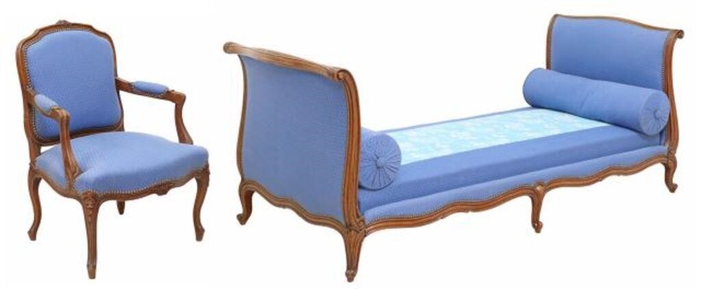  2 LOUIS XV STYLE WALNUT DAYBED 2f6bae