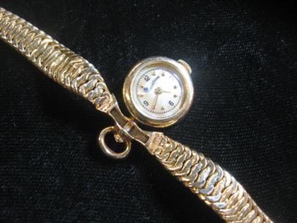 14 karat yellow gold ladys wristwatch,