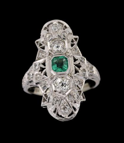 White gold emerald and diamond 4be50