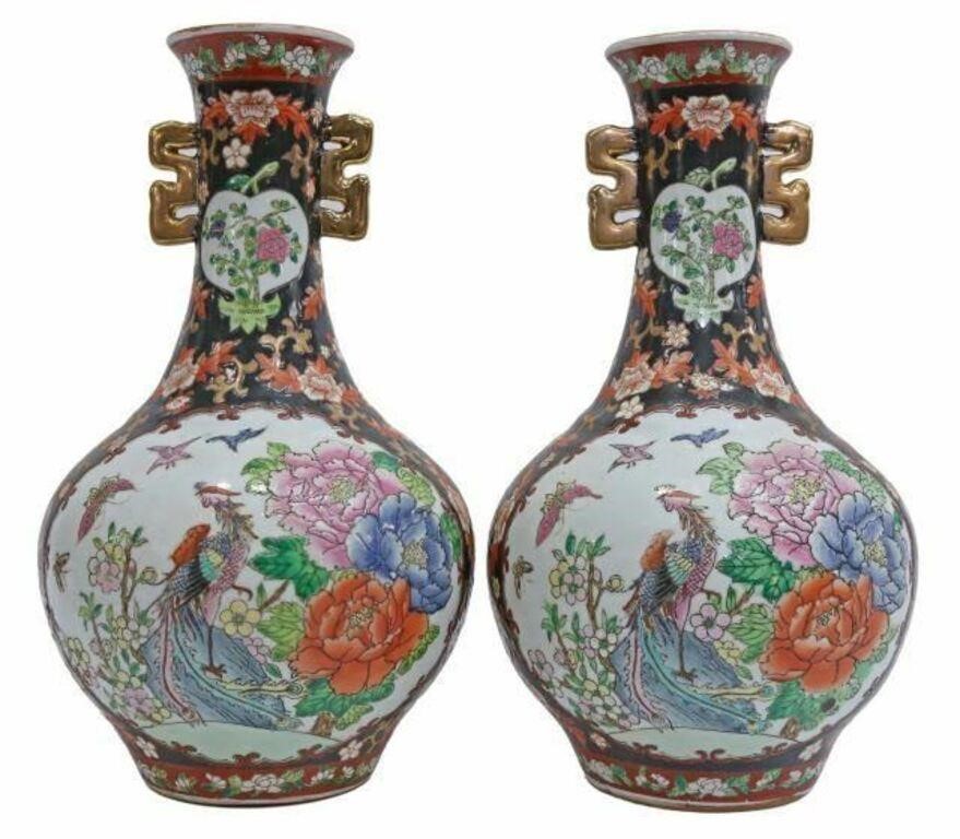  2 CHINESE FAMILLE NOIR ENAMELED 2f7161