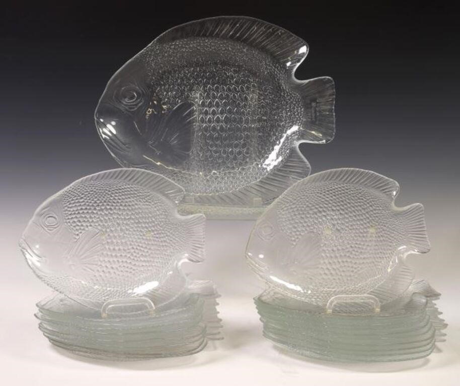 (22) FRENCH MOLDED GLASS FISH SERVICE,