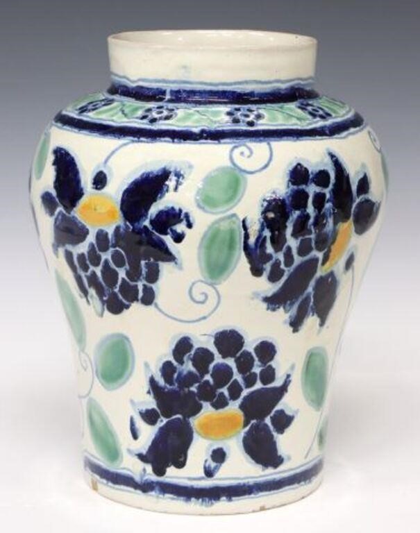 PEDRO SANCHEZ TALAVERA VASE PUEBLA  2f7285